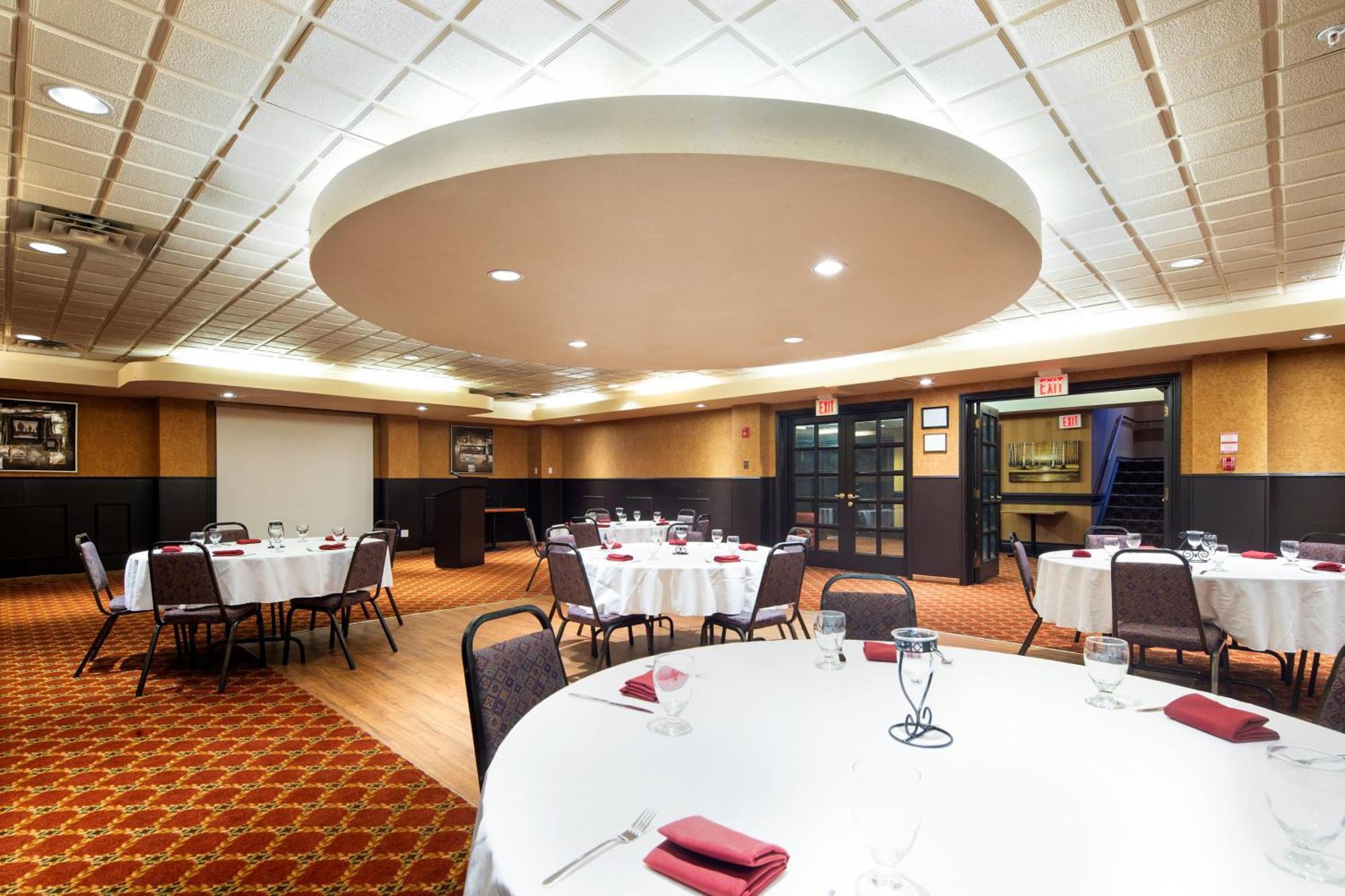 Holiday Inn Hinton By Ihg Ngoại thất bức ảnh